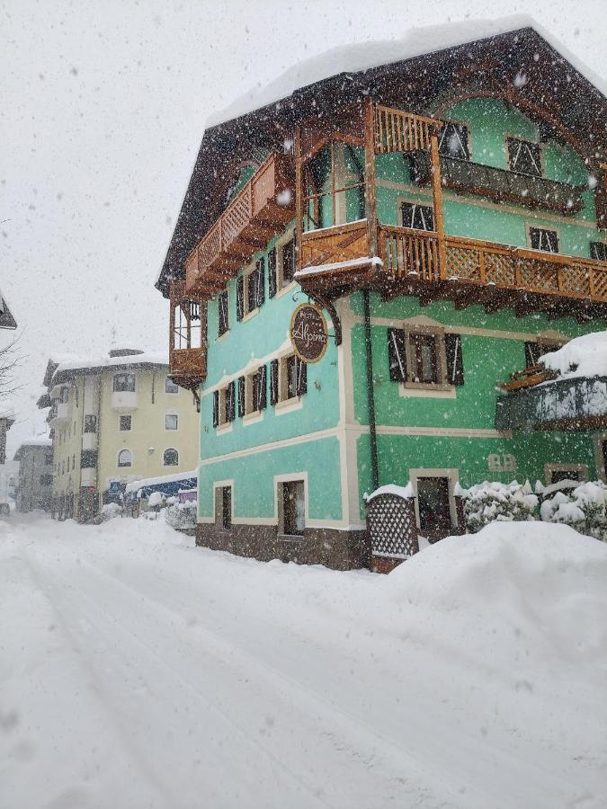 Hotel Alpina Pinzolo Exterior photo